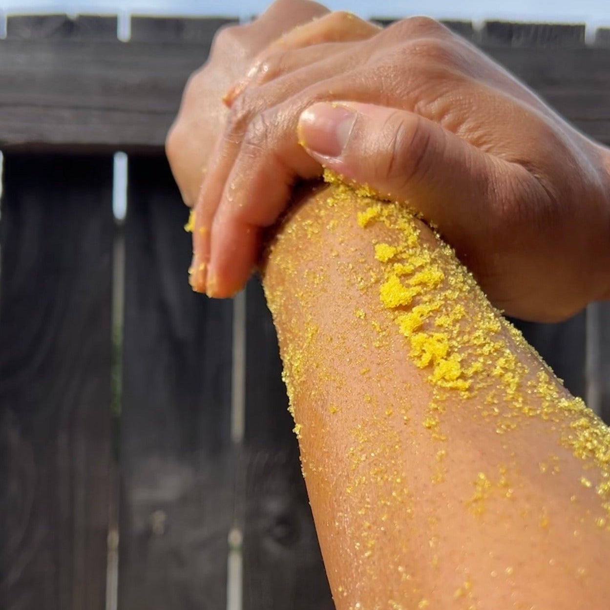 Turmeric Exfoliating & Glowing Scrub